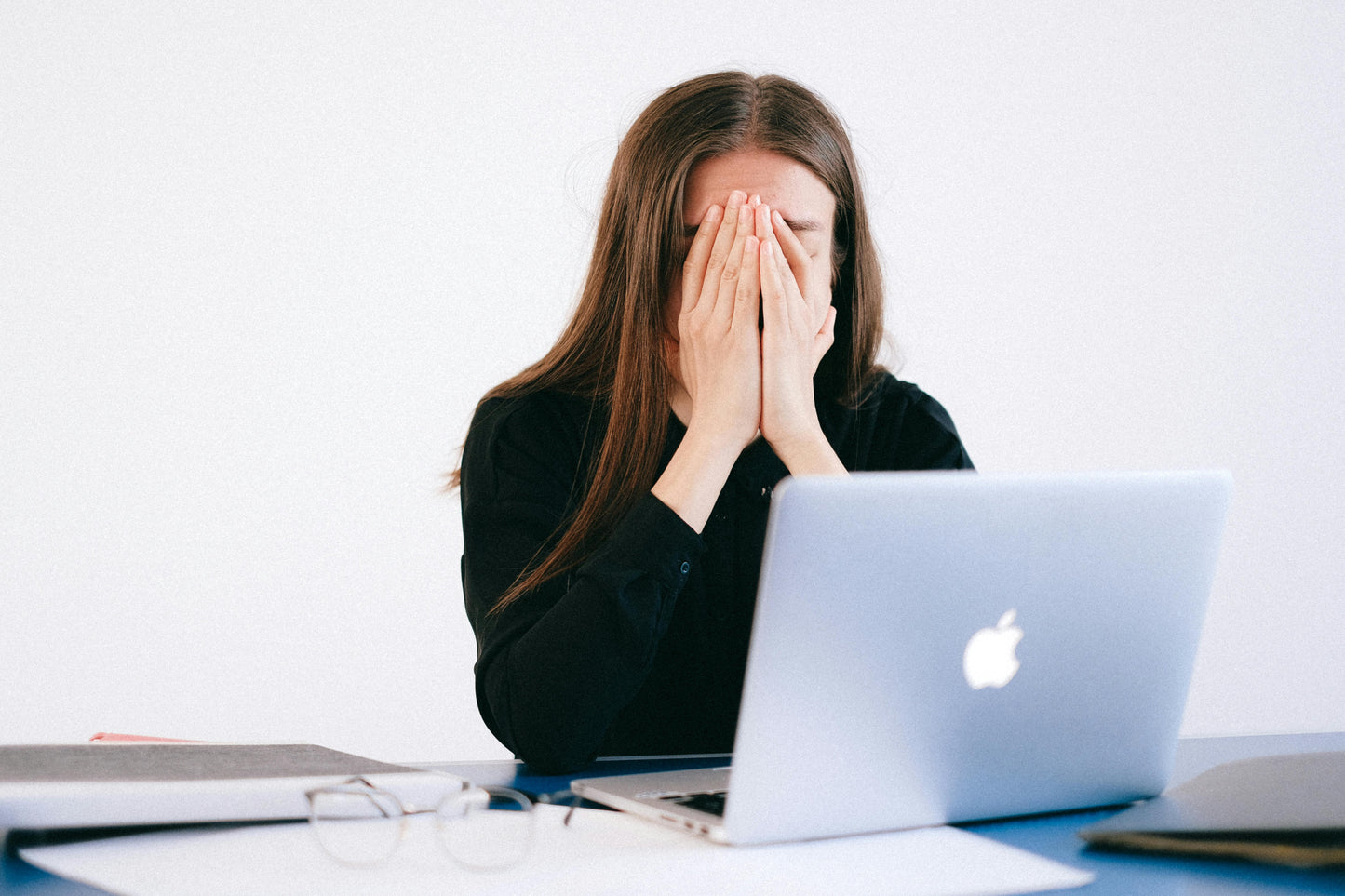 不安を抱えながら働くあなたへ|仕事をしながら心を調律するストレス対処法と夜の過ごし方