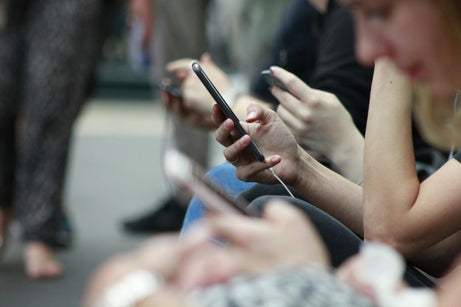スマホ依存症の直し方｜無理なく手放すためのステップと習慣